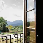 Sardini 아파트